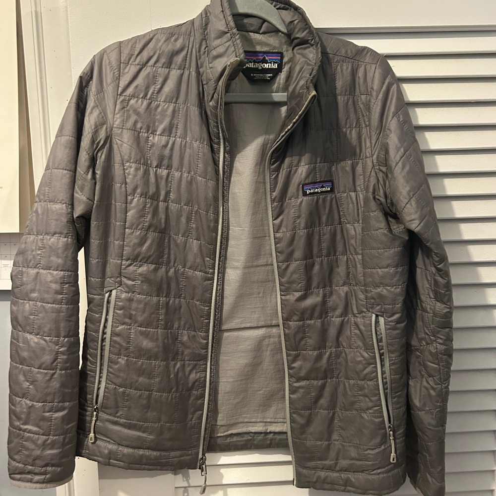 Patagonia Women’s Charcoal Puffer Jacket